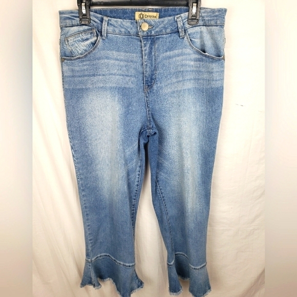 Democracy Light Washed Blue Jeans w/Tulip Hem Sz 12 - Picture 1 of 11